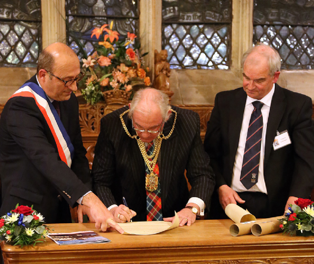 The Official Signing in St. Andrews at the Hunter's Aisle in Holy Trinity Church on Friday 27th November 2015 The Official Signing in St. Andrews at the Hunter's Aisle in Holy Trinity Church on Friday 27th November 2015